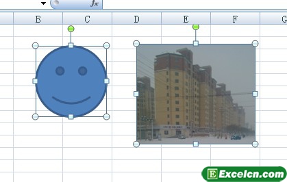 在Excel2007中同时选择多个图形